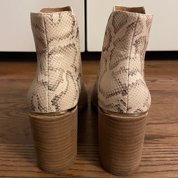 Steve Madden Kaylah Pointed Toe Bootie - Picture 4 of 8